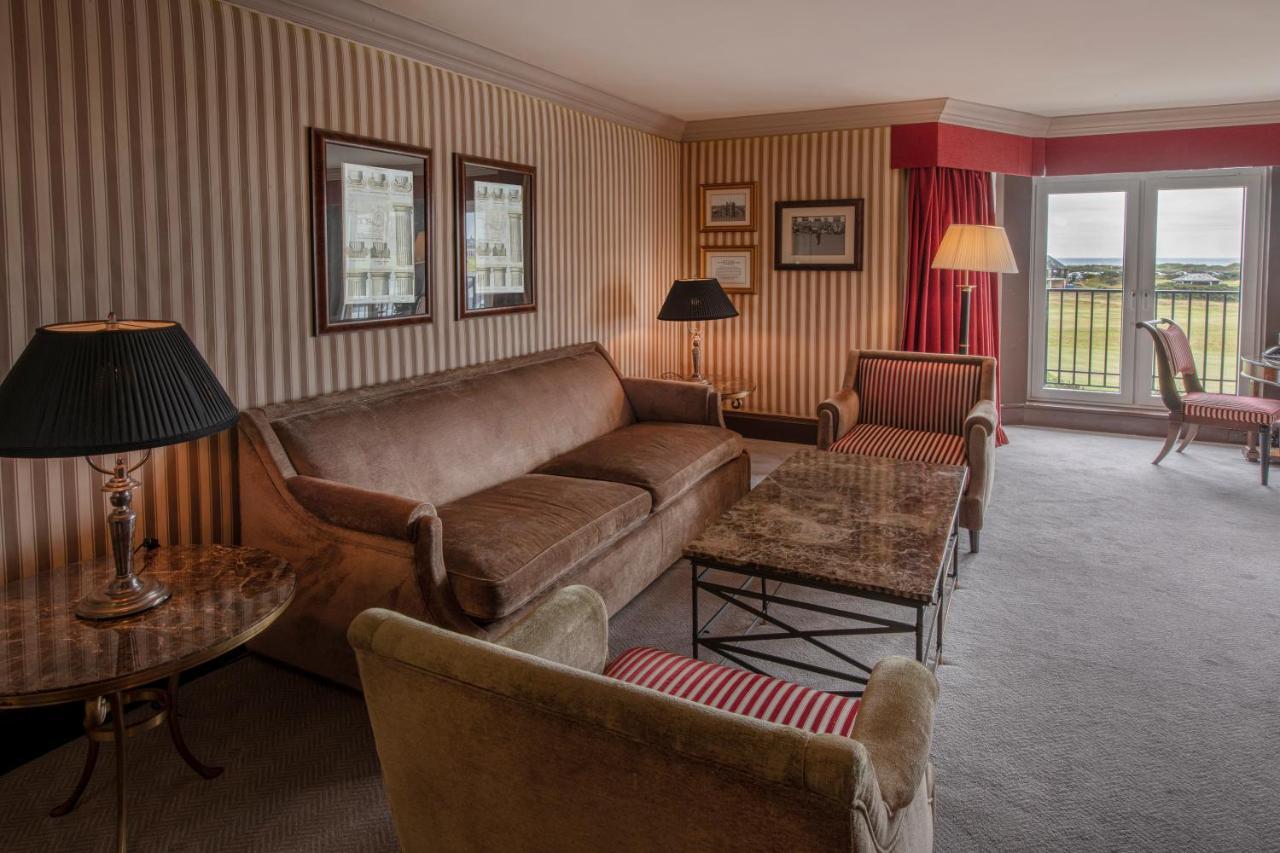 Old Course Hotel St Andrews Esterno foto A suite at the hotel