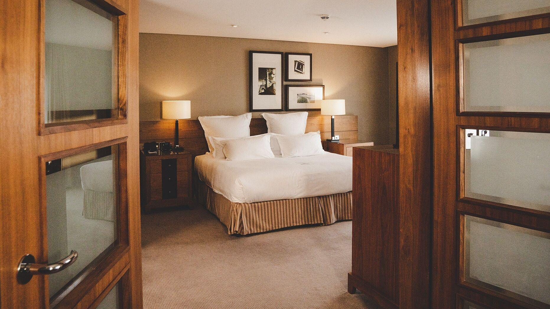 Old Course Hotel St Andrews Esterno foto A bedroom at the hotel