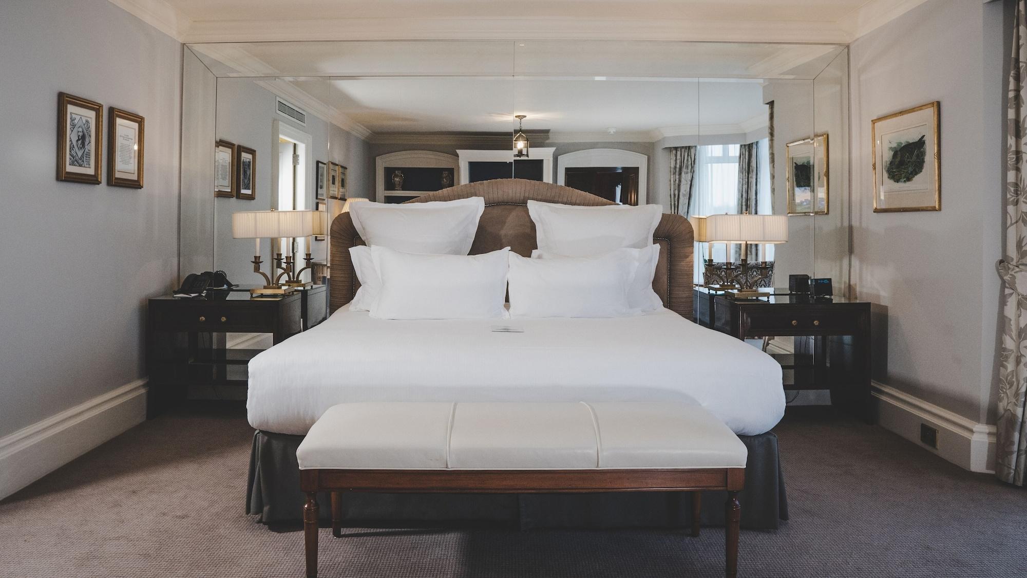 Old Course Hotel St Andrews Esterno foto A bedroom at the hotel