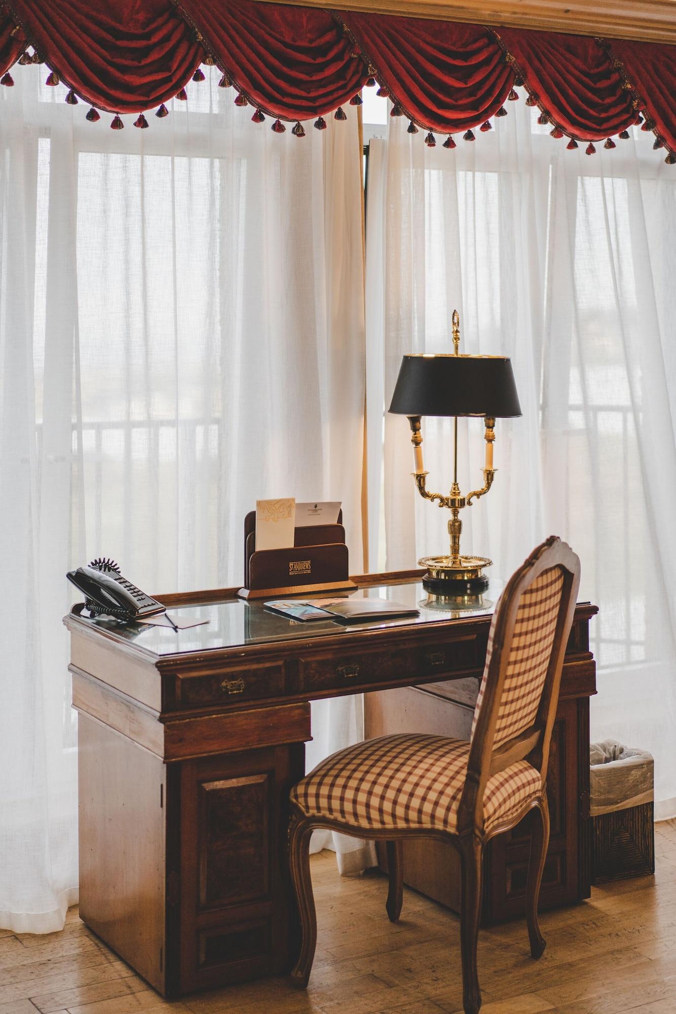 Old Course Hotel St Andrews Esterno foto A writing desk