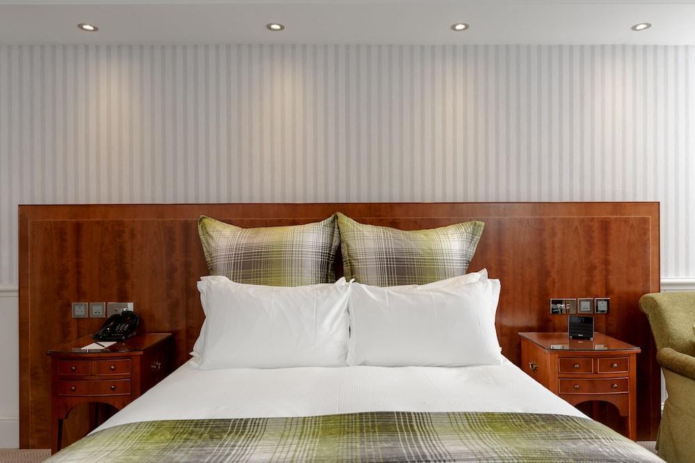 Old Course Hotel St Andrews Esterno foto A bedroom at the hotel