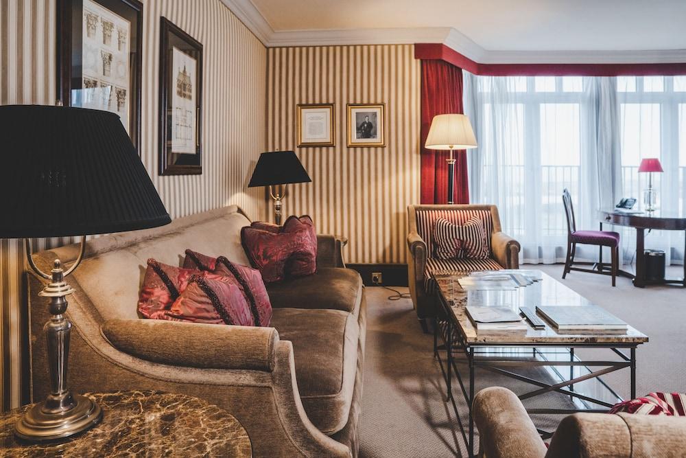 Old Course Hotel St Andrews Esterno foto A suite at the hotel