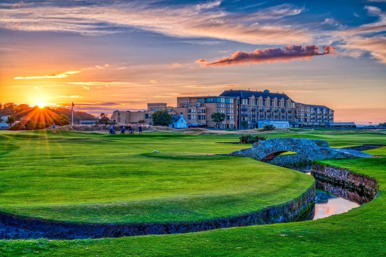 Old Course Hotel St Andrews Esterno foto The Old Course at Sunset